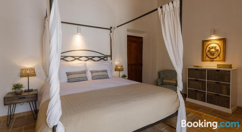 Monte Da Luz - A Family House