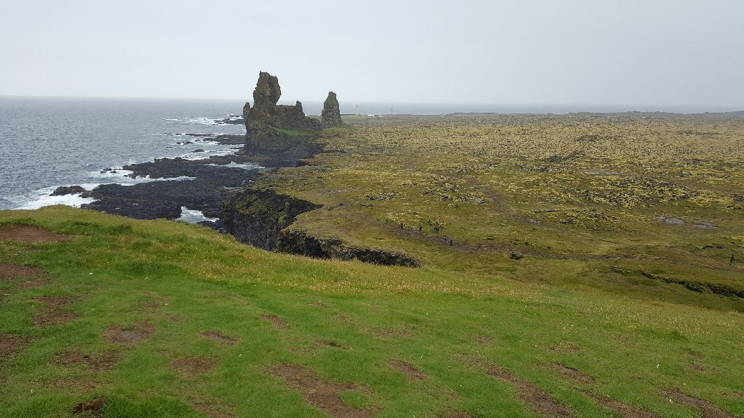 Londrangar Basalt Cliffs景点图片