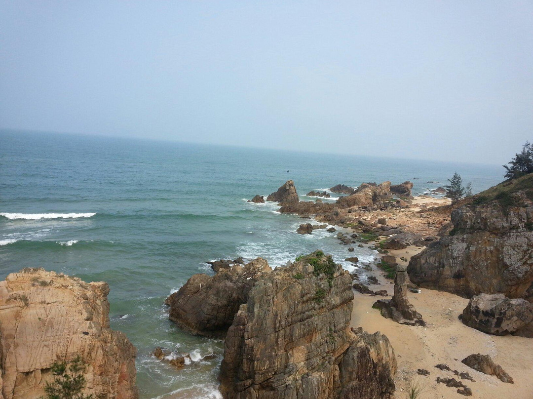Bai Da Nhay (Jumping rock beach)景点图片