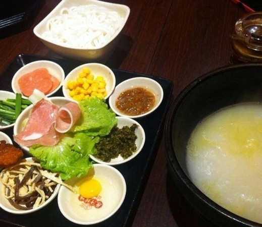 云南过桥米线饭庄(洪都中大道店)