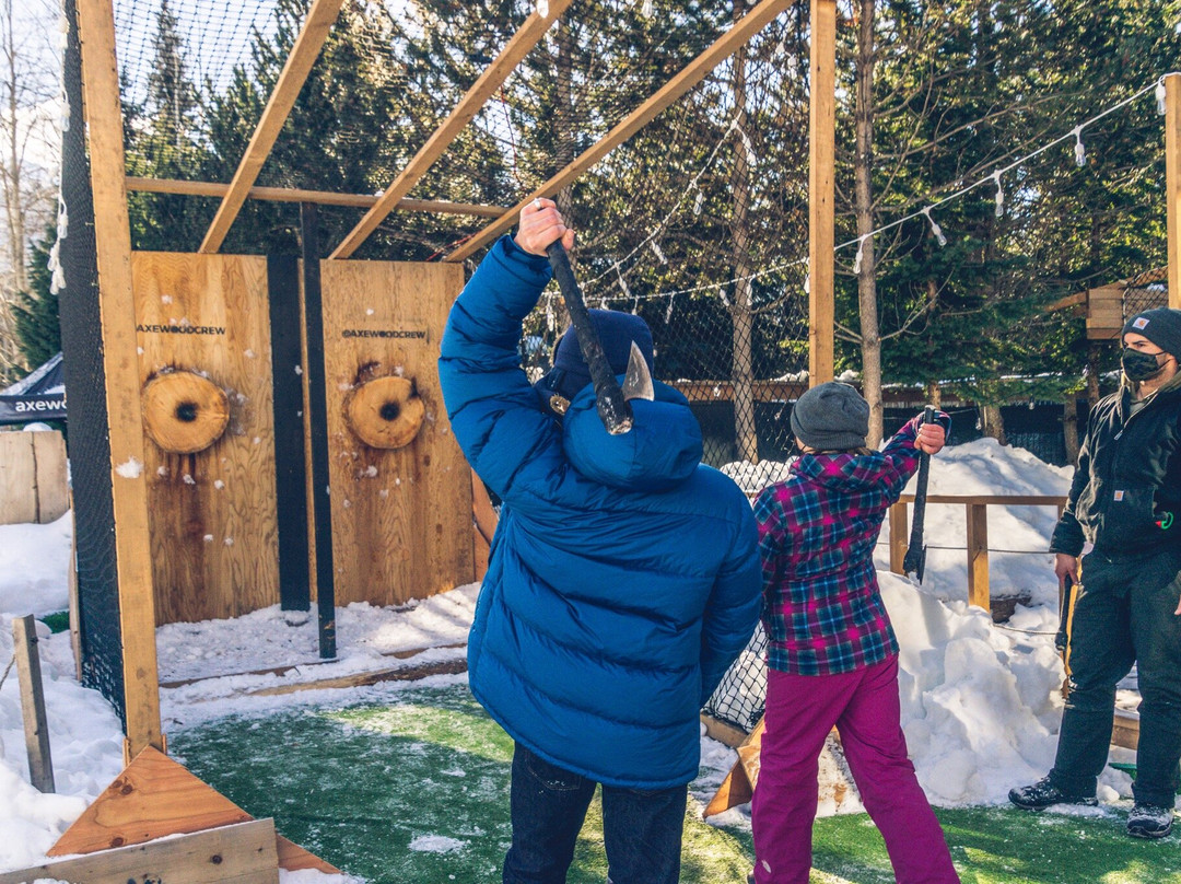 Axewood Axe Throwing - Whistler-温哥华必去景点