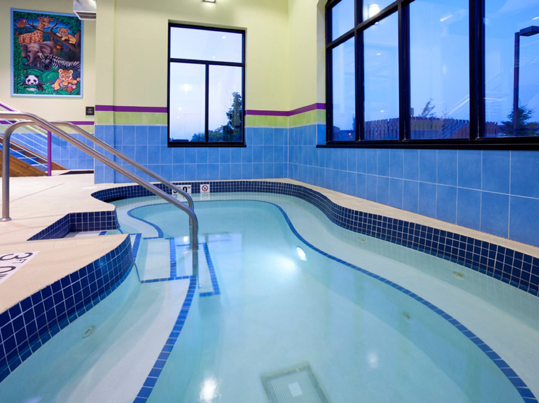 Holiday Inn Express & Suites Rogers By IHG主图