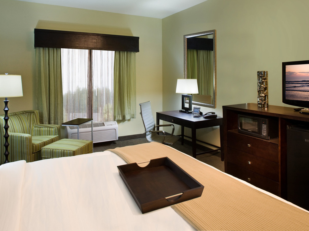 Holiday Inn Express & Suites Waycross by IHG主图