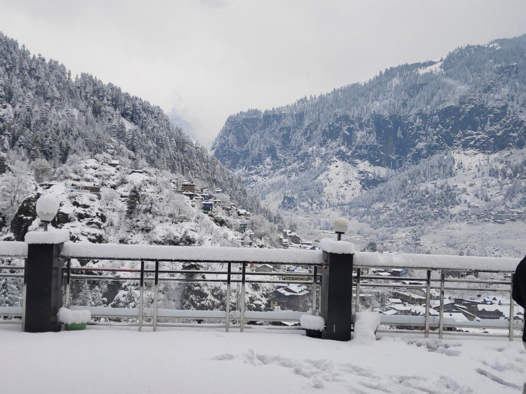 雪冠庄园酒店主图