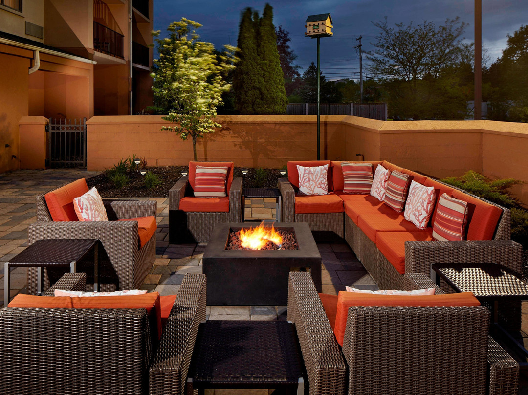 Courtyard by Marriott State College主图