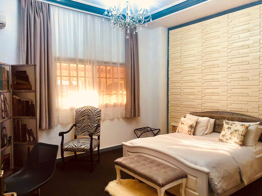 Hôtel La Licorne主图