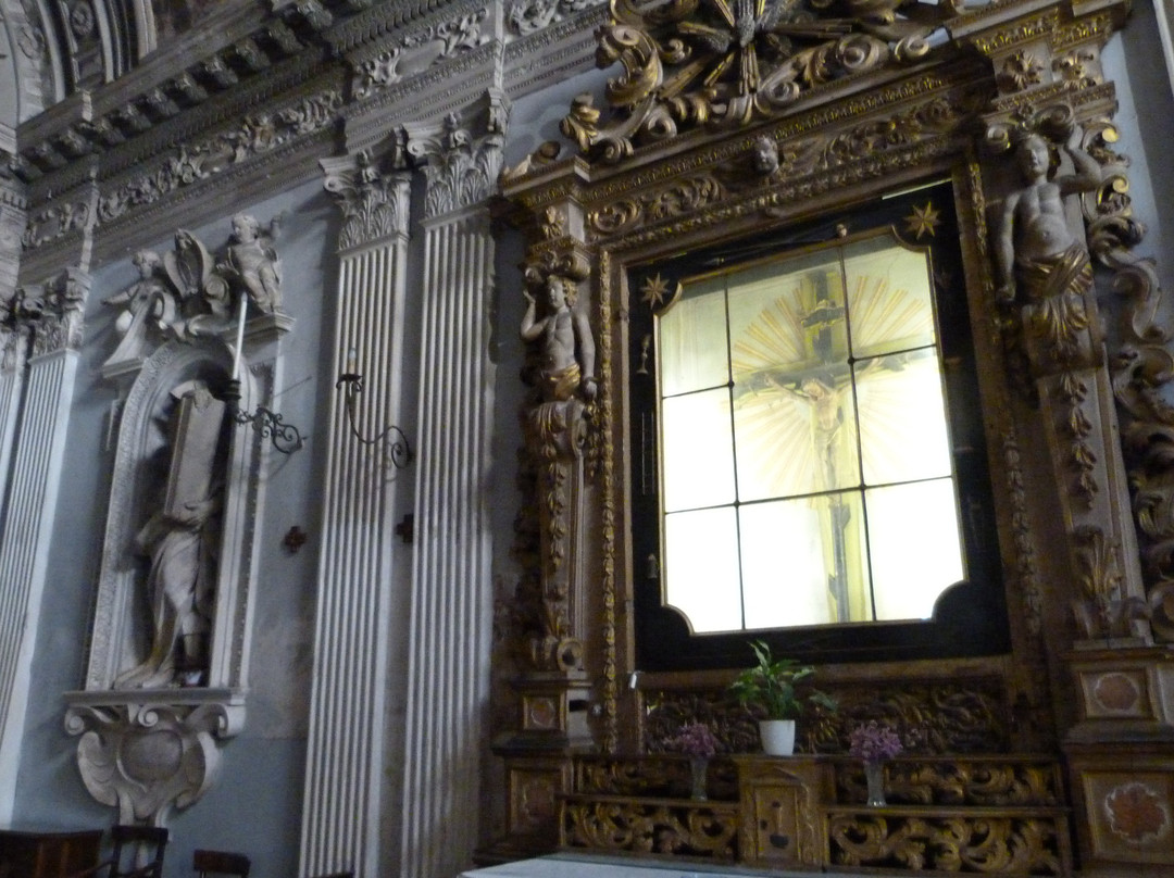 Chiesa di Santa caterina-Urbania必去景点