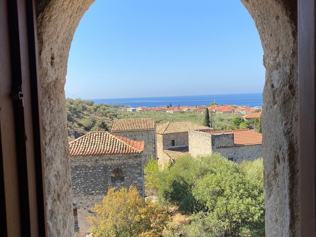 Mourtzinos Castle景点图片
