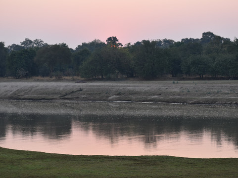 Time + Tide Chinzombo主图