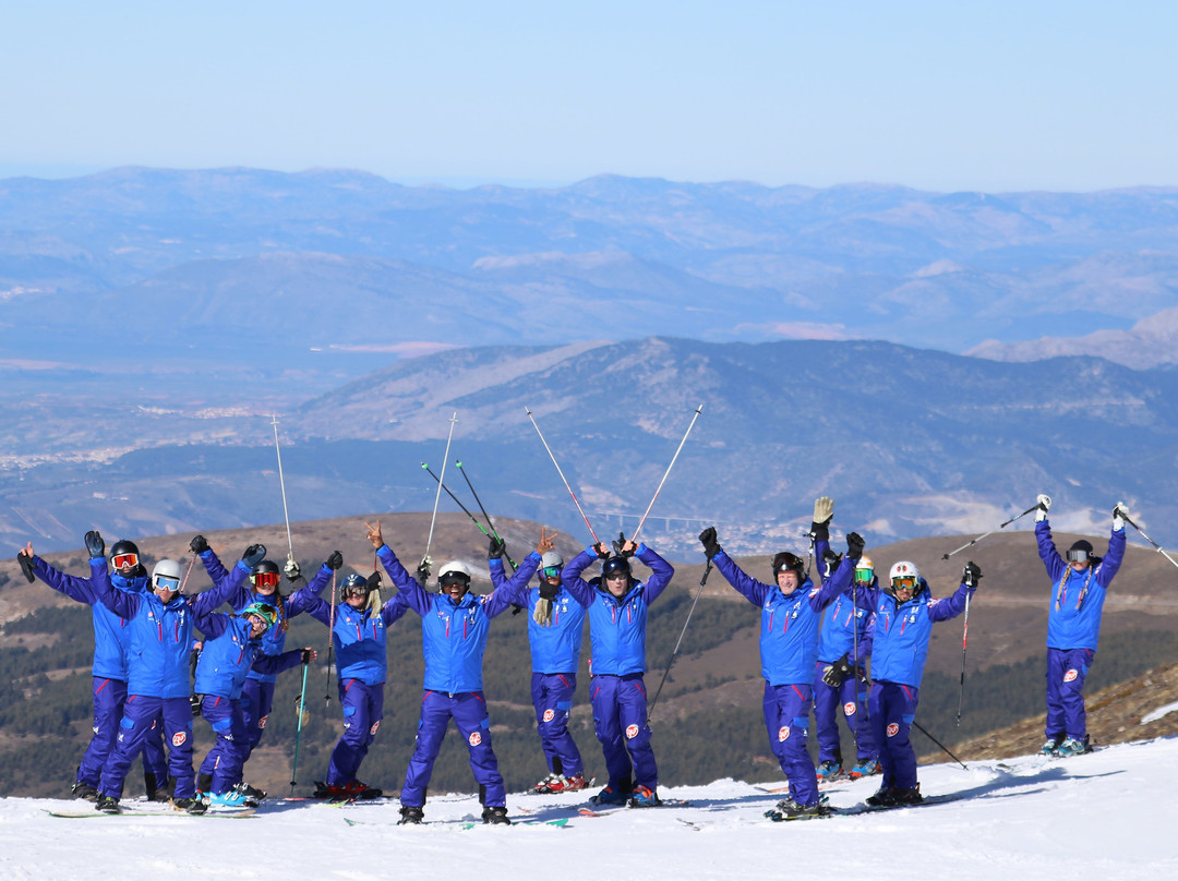 British Ski Center & Sierra Essence景点图片