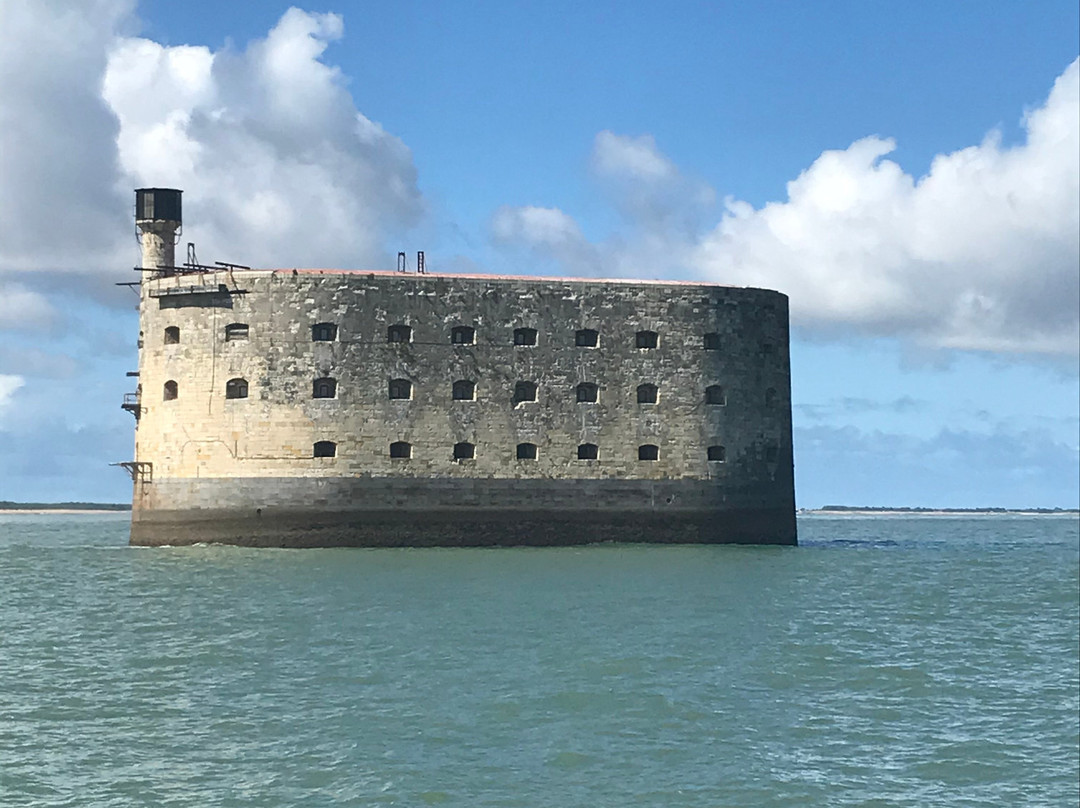 Croisieres Fourasines-Port-des-Barques必去景点