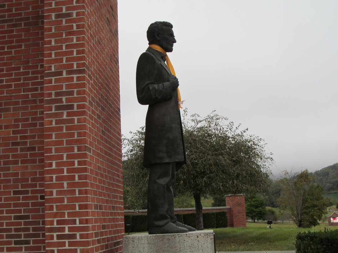 Abraham Lincoln Library and Museum景点图片