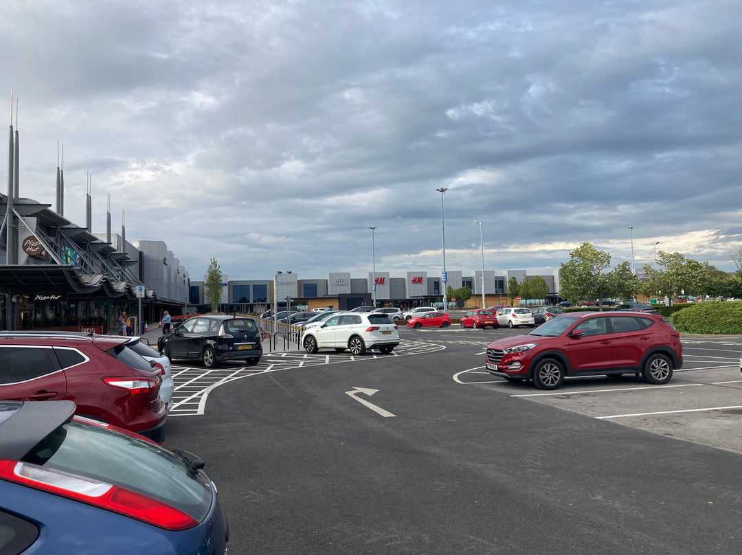 Monks Cross Shopping景点图片