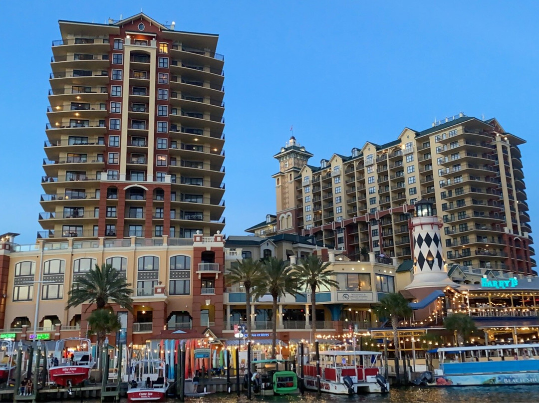 HarborWalk Village景点图片