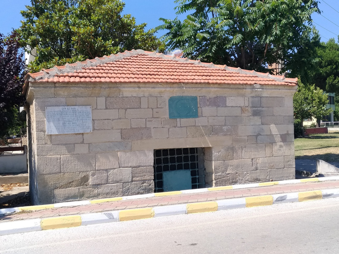 Emir Ali Baba Turbesi景点图片