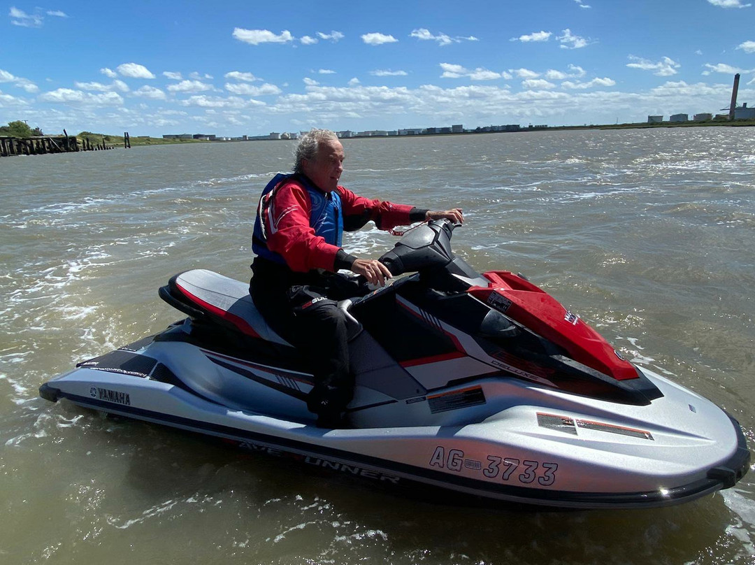 Essex Powerboat School景点图片