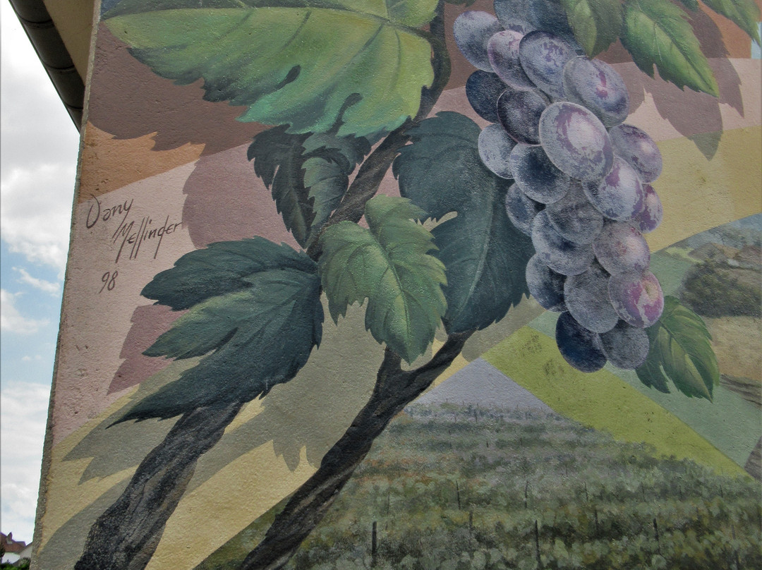 Fresque "Vigne et labour"-Illange必去景点