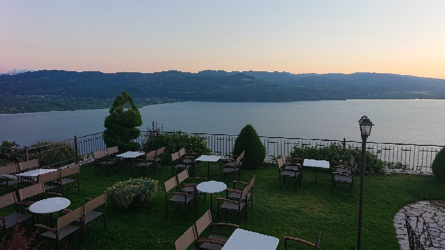 Lake Trichonida景点图片