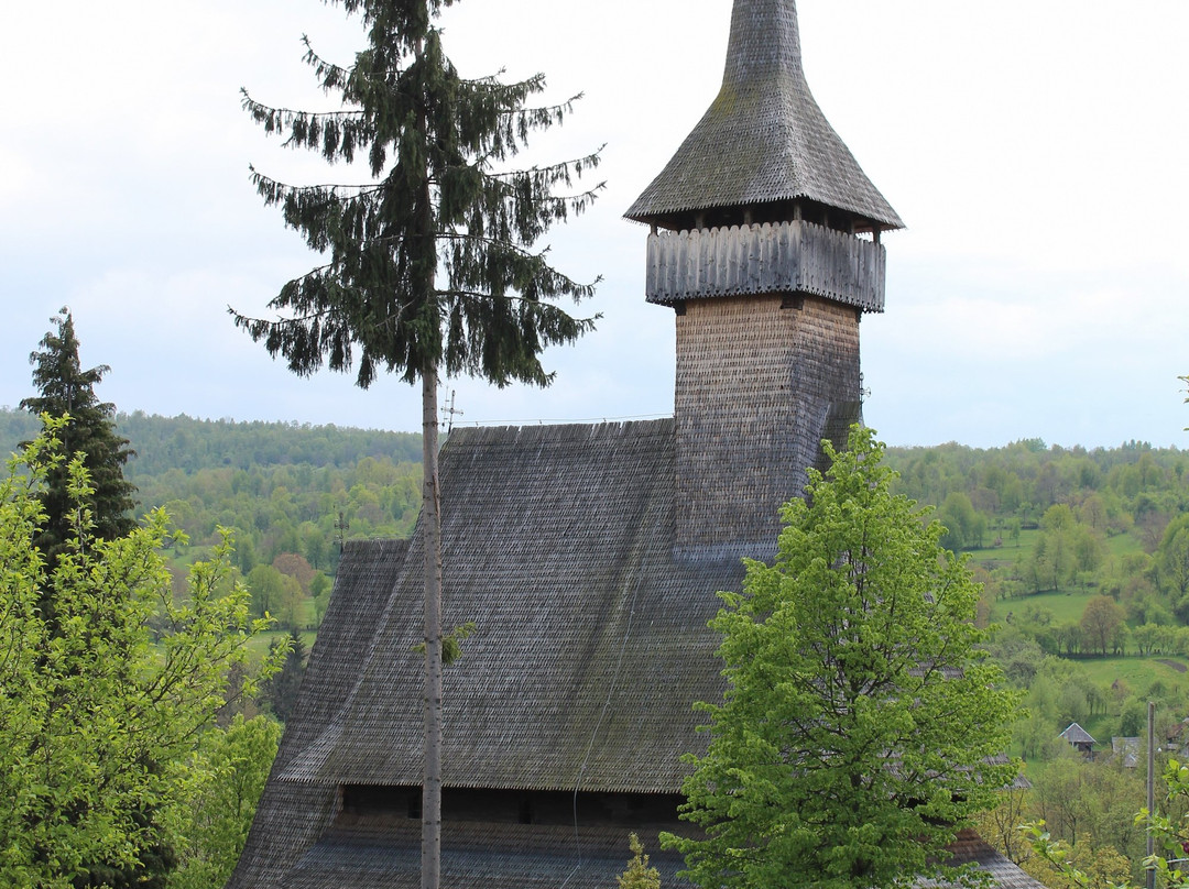 马拉穆列什县旅游景点-Holzkirche Von Sârbi Josani