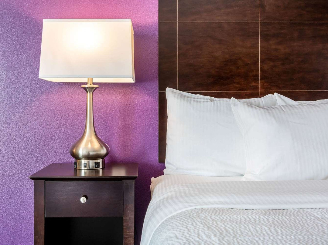 La Quinta Inn Suites By Wyndham Columbus TX主图