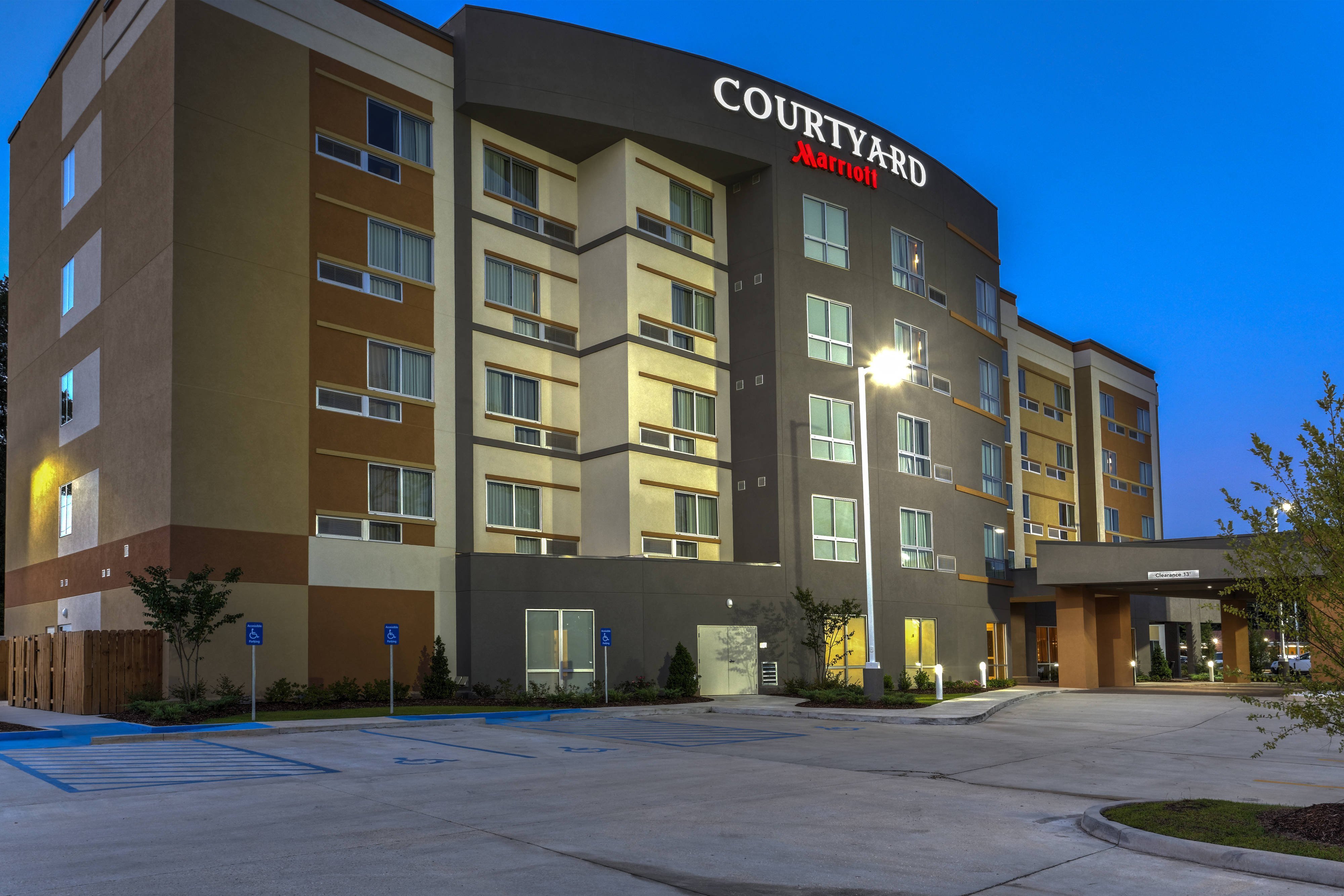 Courtyard by Marriott Hammond-官方