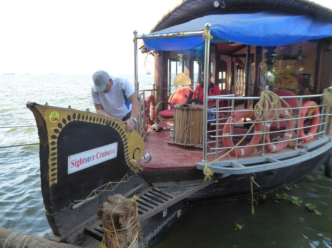 LakeLands Cruises景点图片