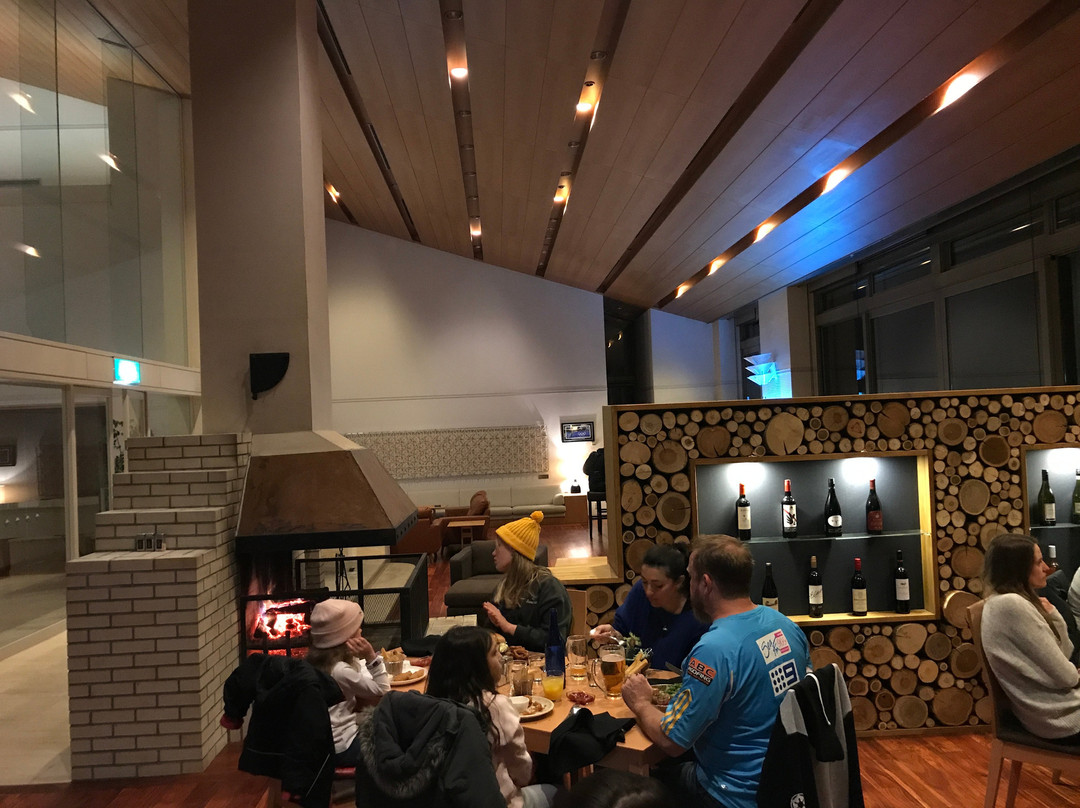白马村高山流水酒店主图