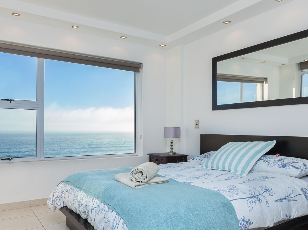 The Waves Blouberg Beach Apartments主图