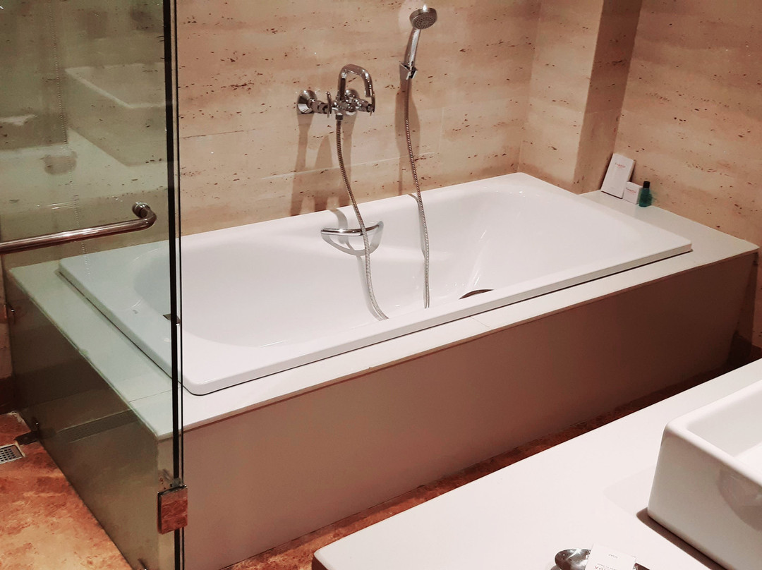 Ramada By Wyndham Aligarh主图