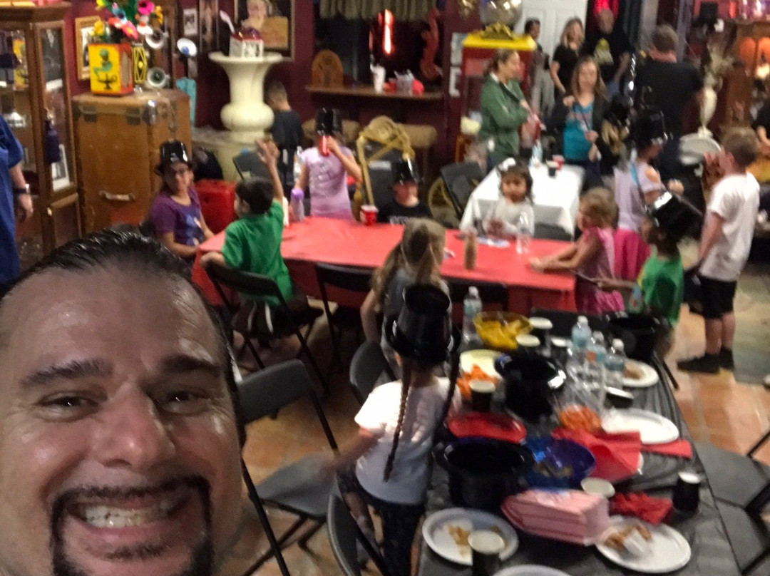 Tomaso's Magic Tricks and Treasures-Lantana必去景点