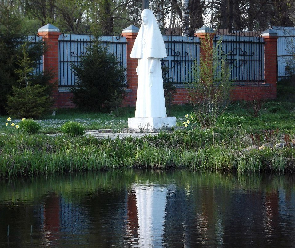 Yard of Holy Trinity Stefano-Makhrishchskiy Monastery-Talitsy必去景点