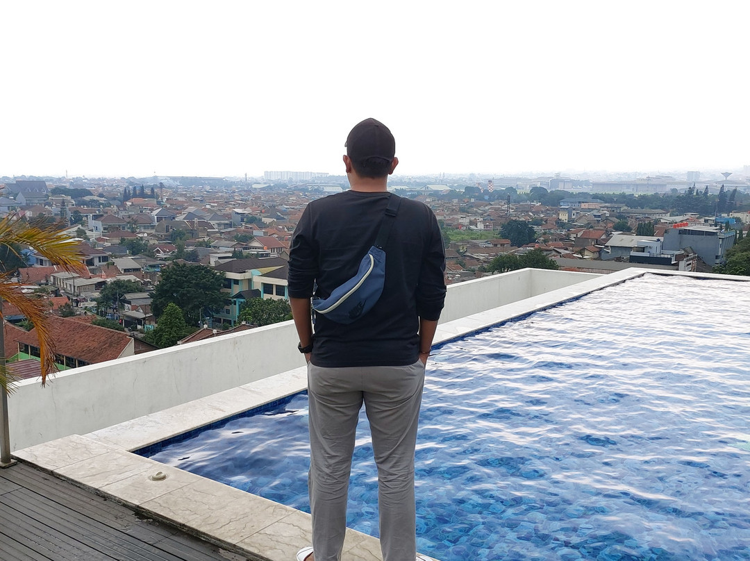 West Point Hotel Bandung主图