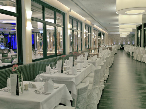 洛伊帕斯村酒店住宿-Thermenhotel Stoiser