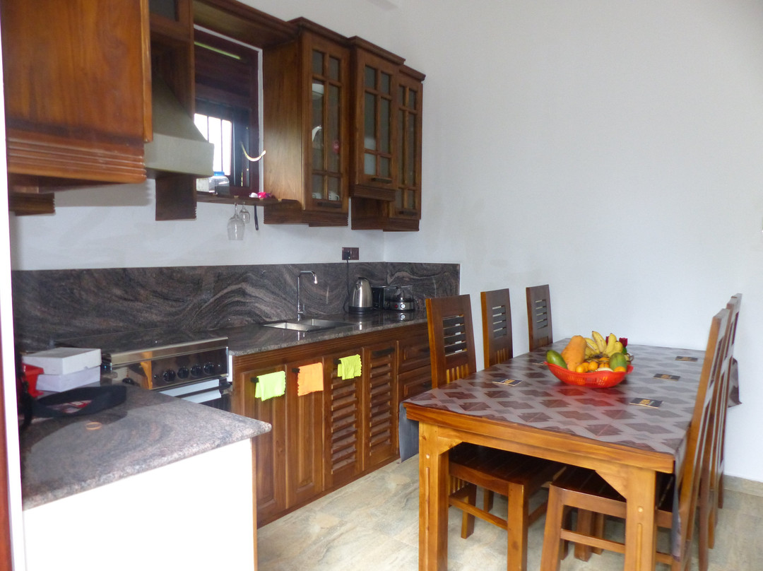 White Isle Hotel主图