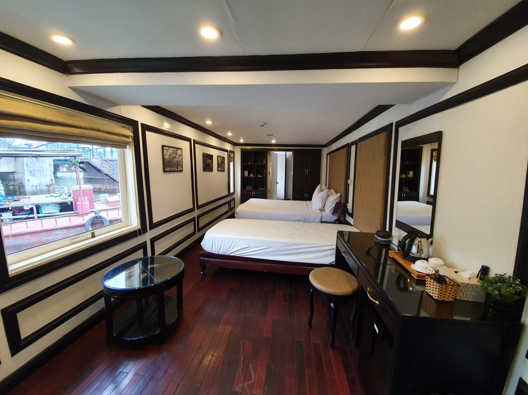 Amira Cruises-下龙湾必去景点