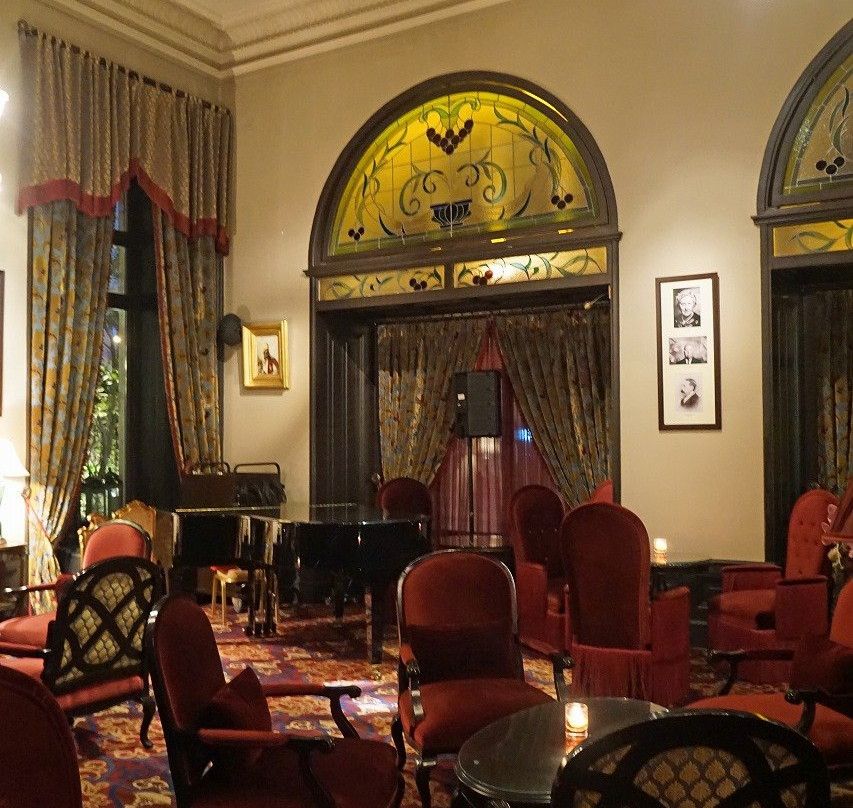 Orient Bar景点图片