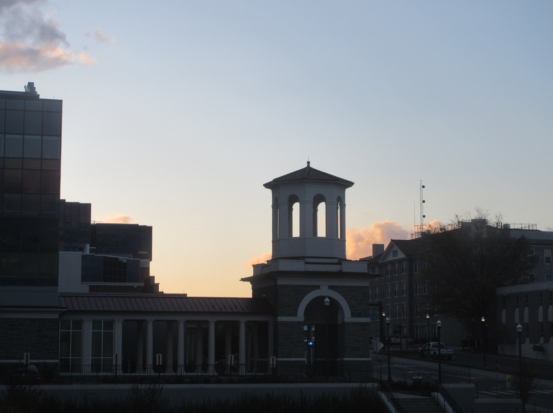 Hotel Madison & Shenandoah Conference Center主图