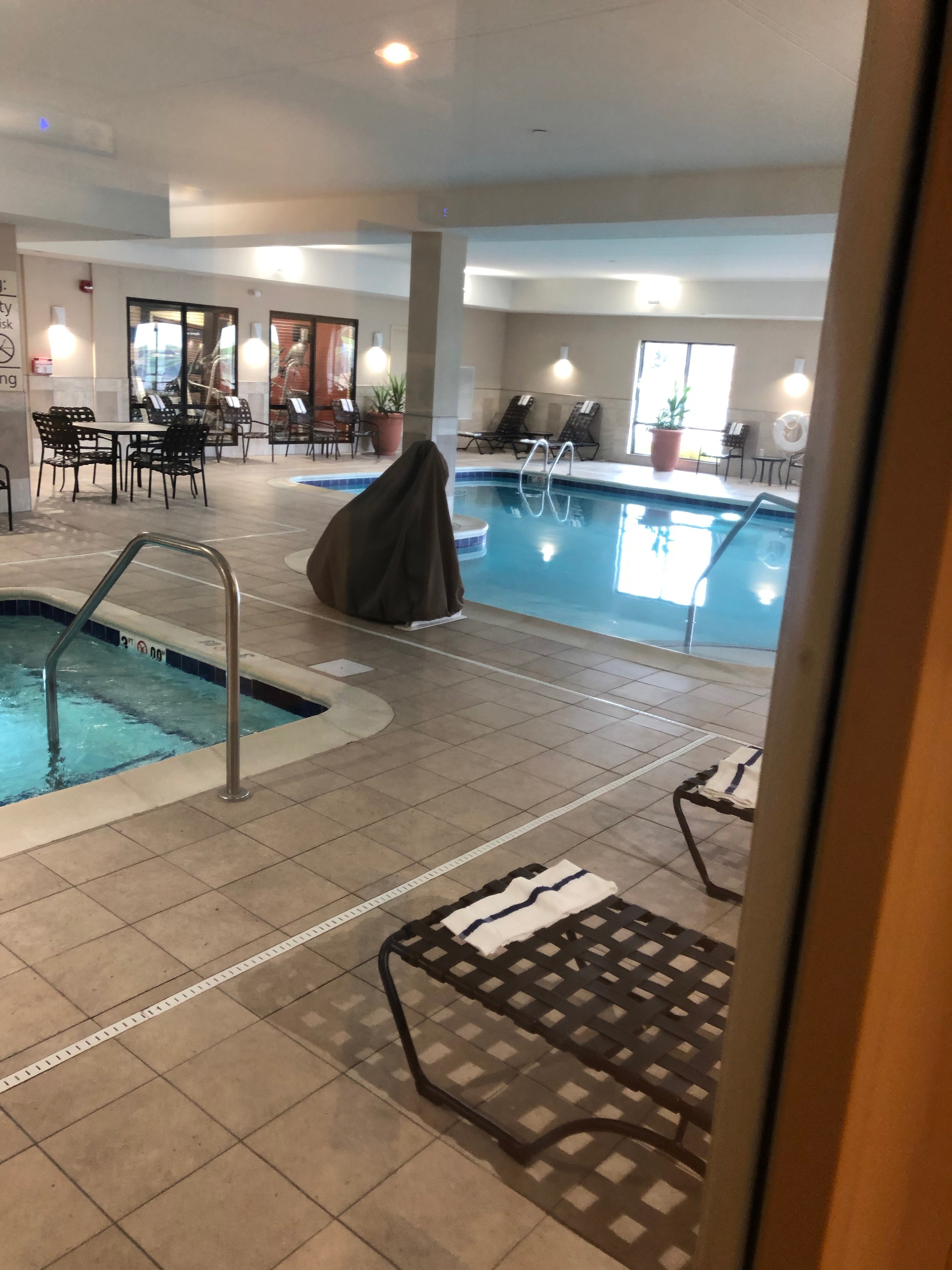 Hampton Inn & Suites Niles/warren-泳池