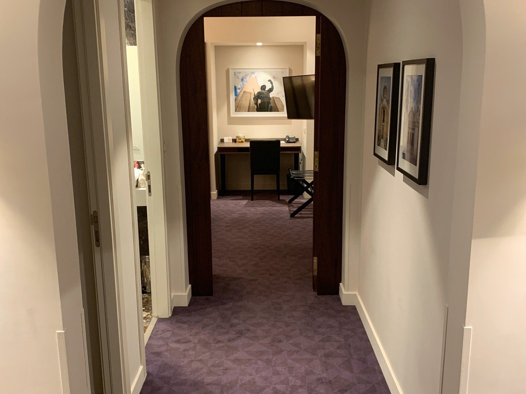 M Suite Hotel主图