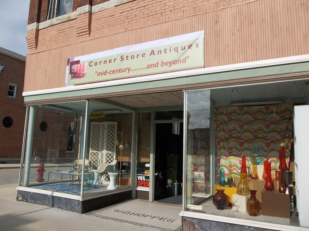 Corner Store Antiques - Mid-century and Beyond景点图片