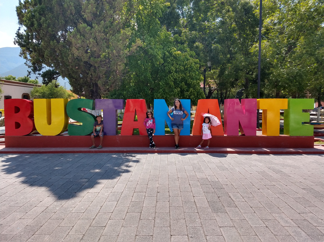 Cañon de Bustamante景点图片