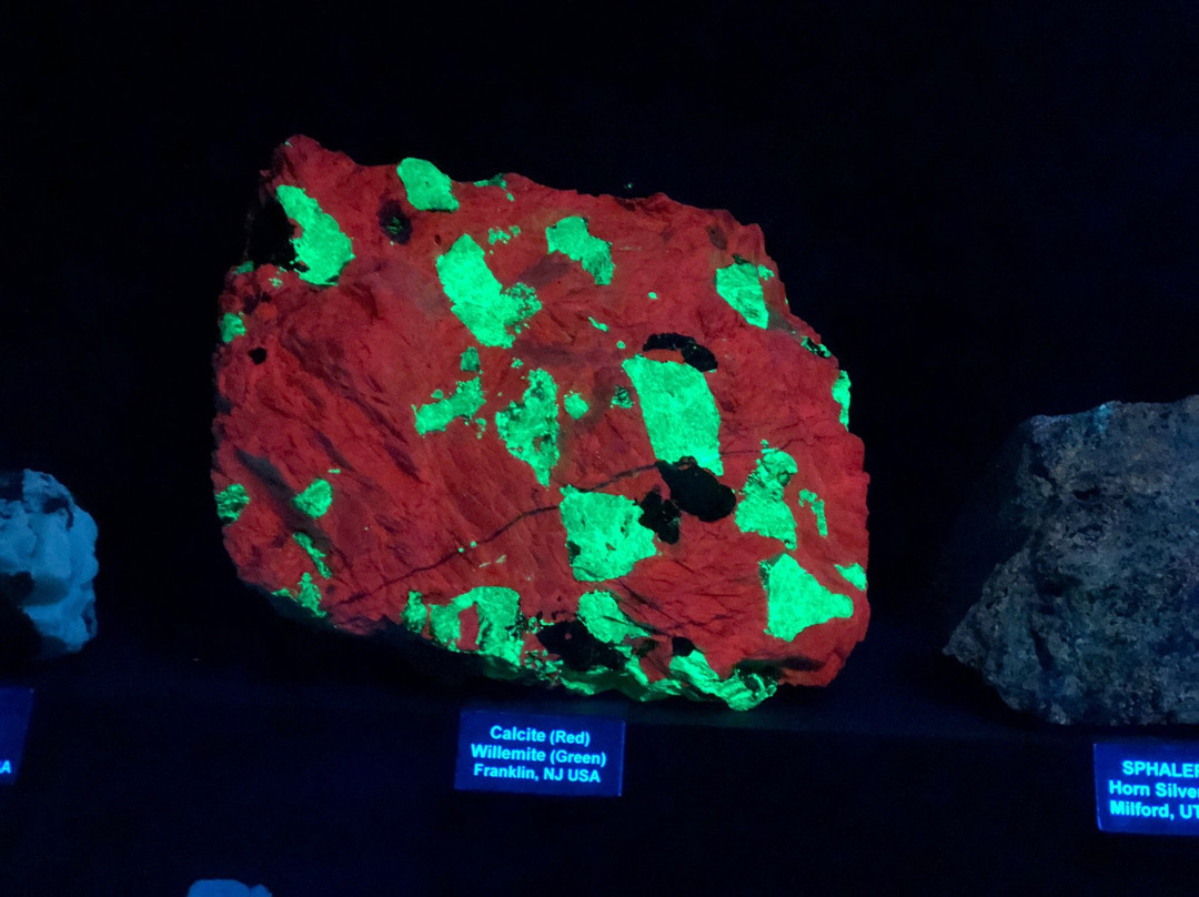 Crater Rock Museum-Central Point必去景点