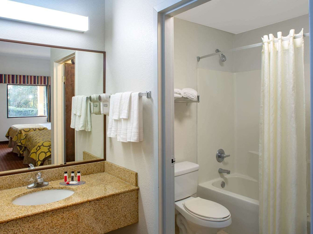 Baymont by Wyndham Midway主图