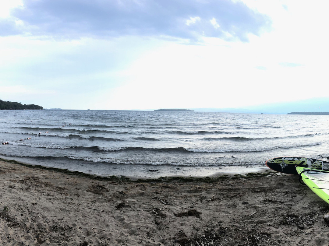 White's Beach-South Hero必去景点