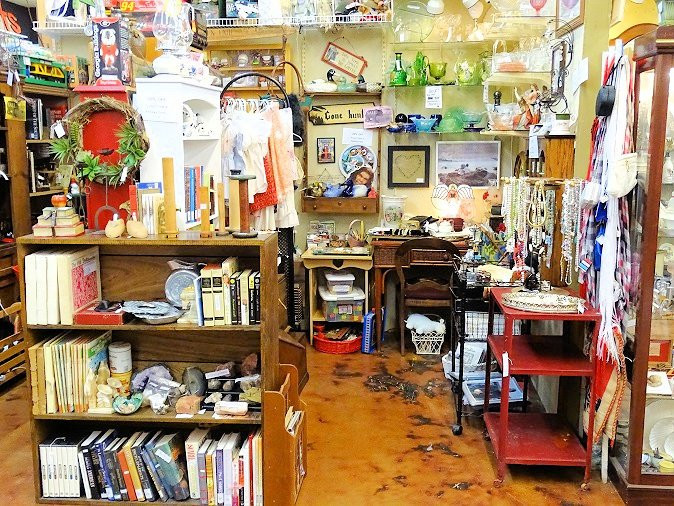 Black Bear Antiques-Ellijay必去景点