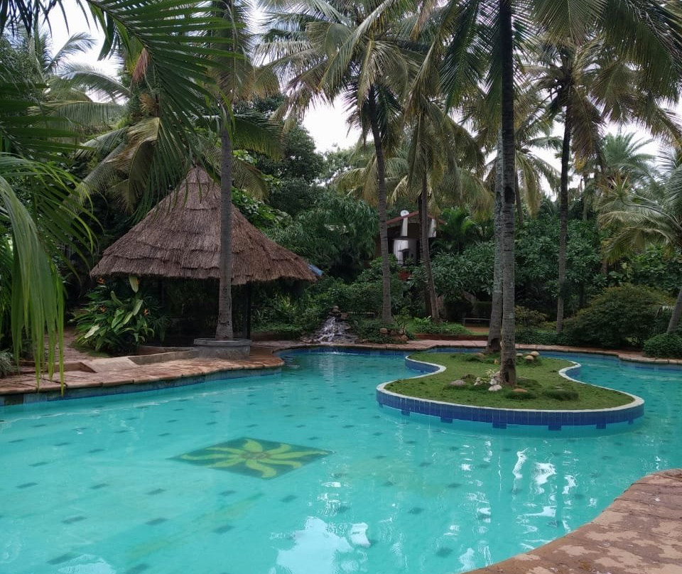 Holiday Village主图