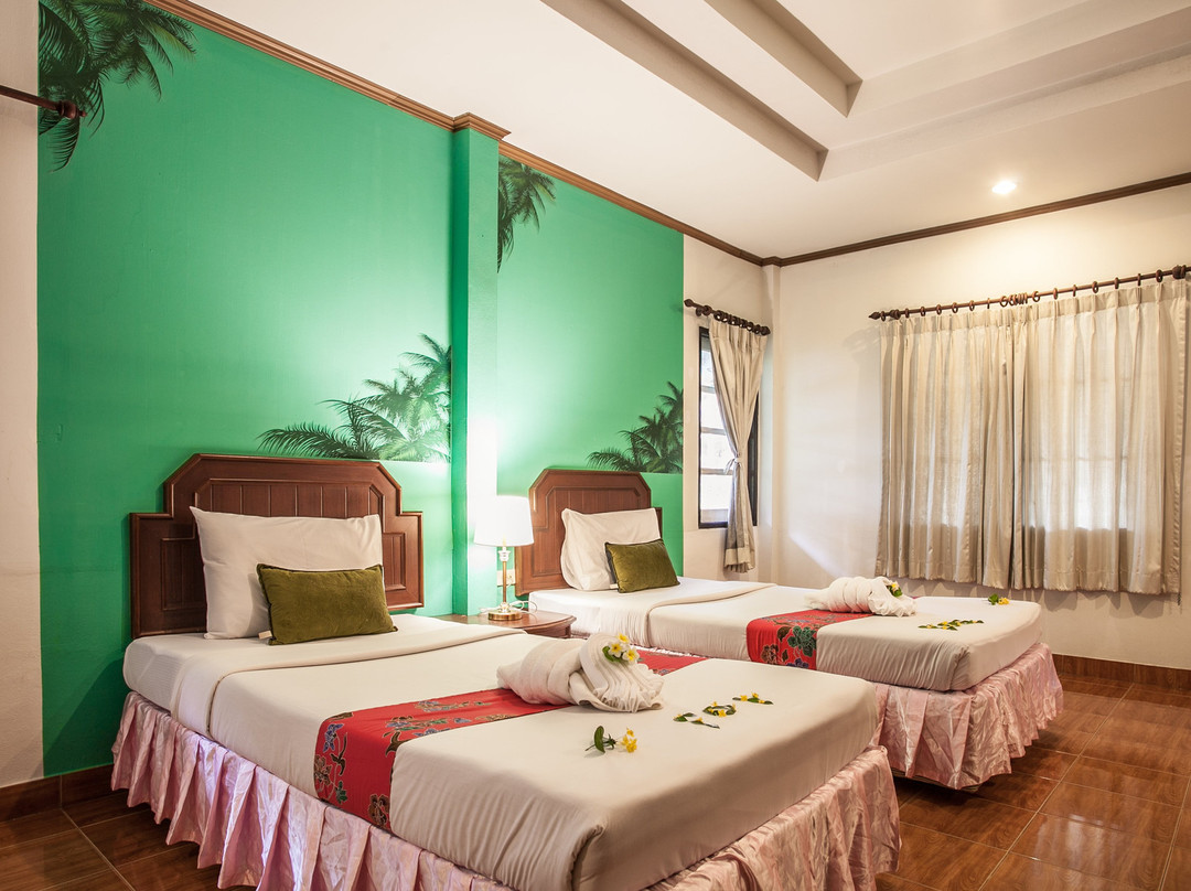 Lanta​ Village​ Resort主图