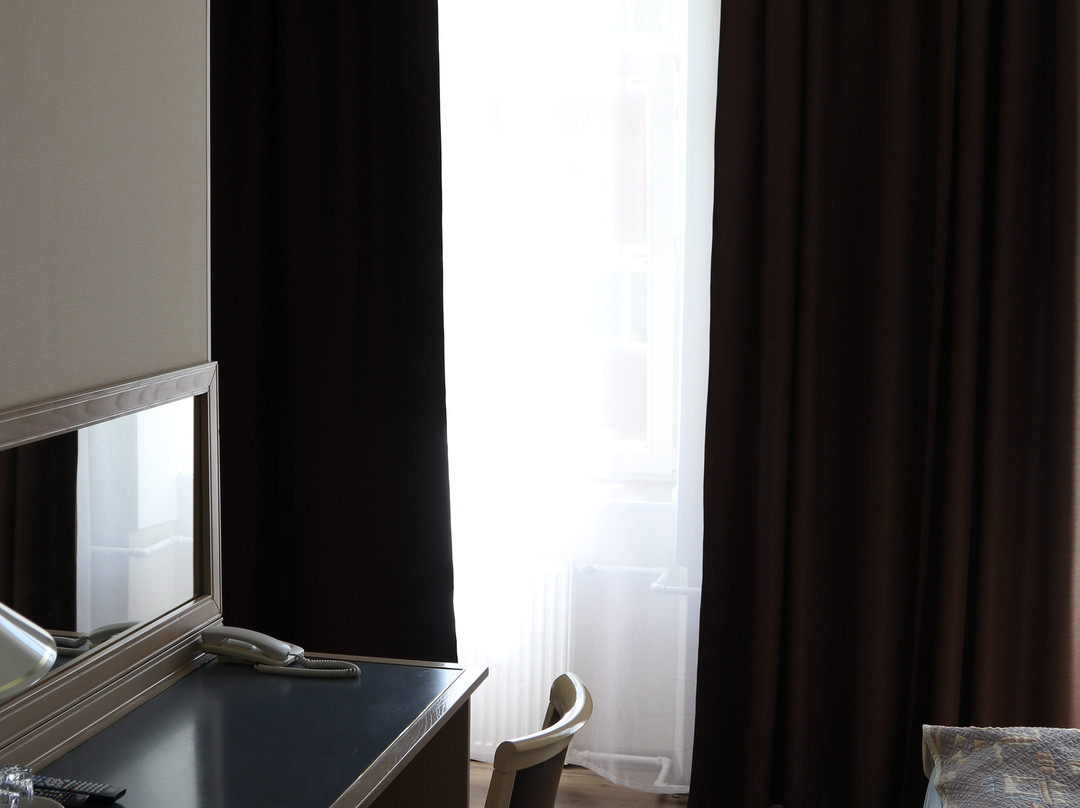 Central Hotel主图