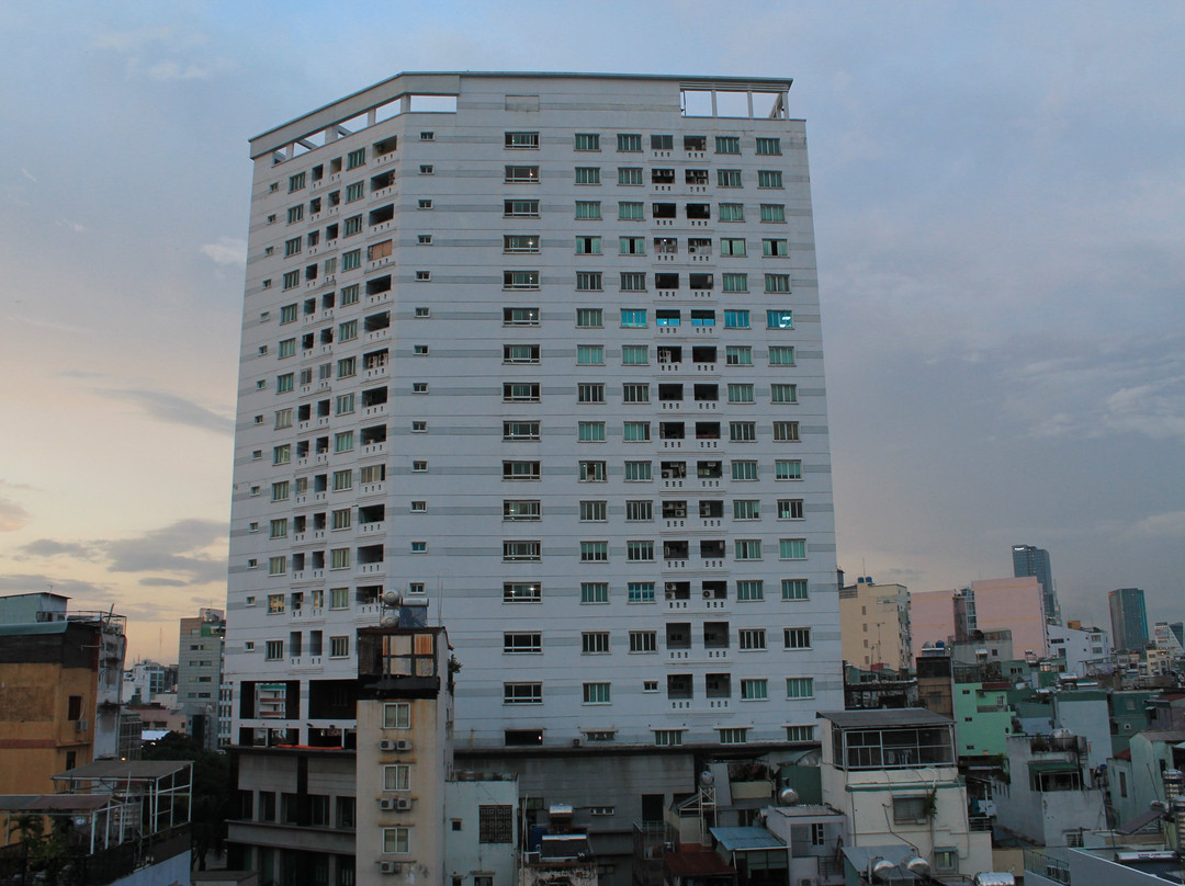 Spotlight Hotel主图