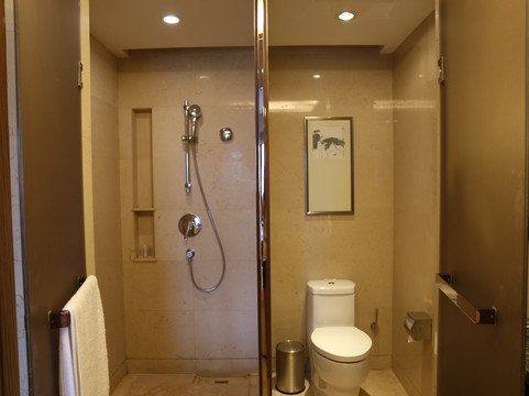 皇冠大酒店主图